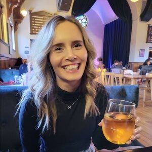 Meet your Posher, Dana